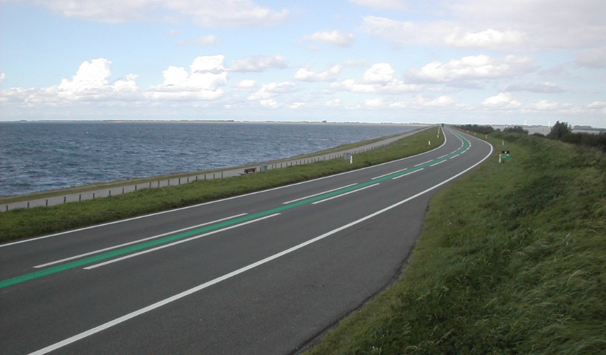 Slijtvaste agglomeraat wegmarkering
