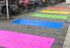 Wegmarkering regenboog oversteekplaats Roermond